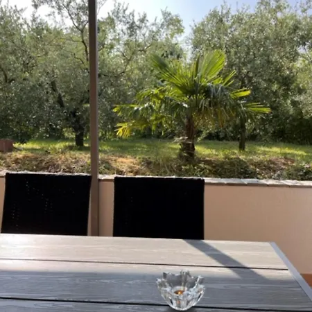 Apartma Nika *
