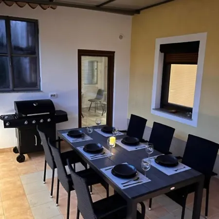 Διαμέρισμα Apartma Nika *