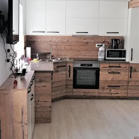 Apartma Nika * Pobegi