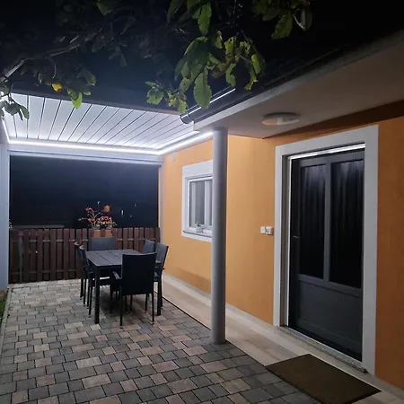 Apartma Nika Appartamento *