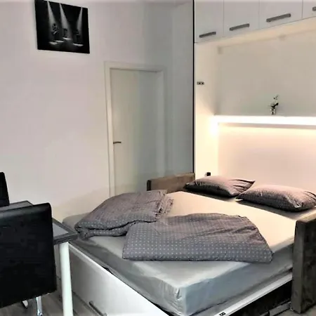 Apartma Nika * Pobegi