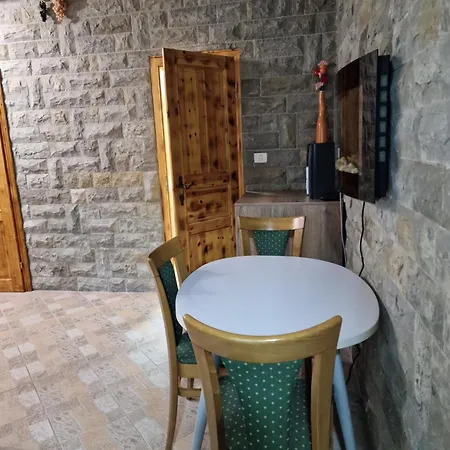 Apartma Nika Διαμέρισμα Pobegi